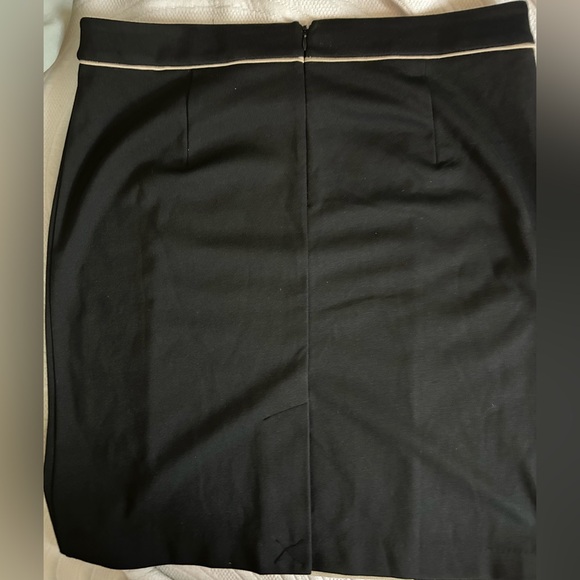 Gently Used Dana Buchman Deco Fantasy Skirt in Black and Beige Size 12 - Picture 4 of 6
